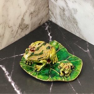 🐸 QIFU Jeweled Frog Trinket Box on Lily Pad–Enamel, Crystals, Hinged Collectible